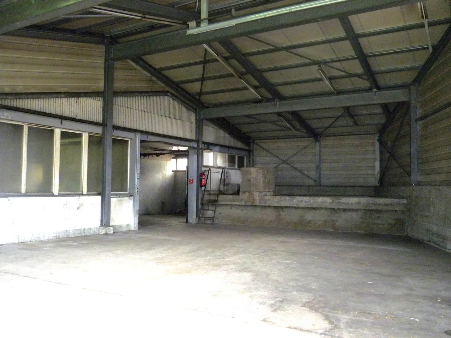 Espace Commercial Spacieux à Louer - Photo 5 sur 6