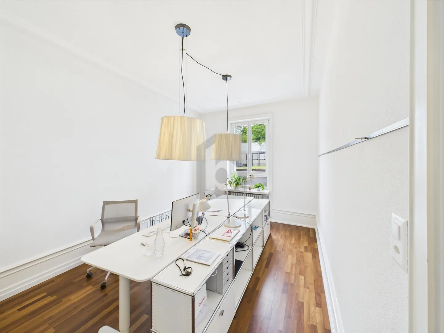 MODERN AND SPACIOUS IN THE HEART OF THE CITY - Photo 3 of 6