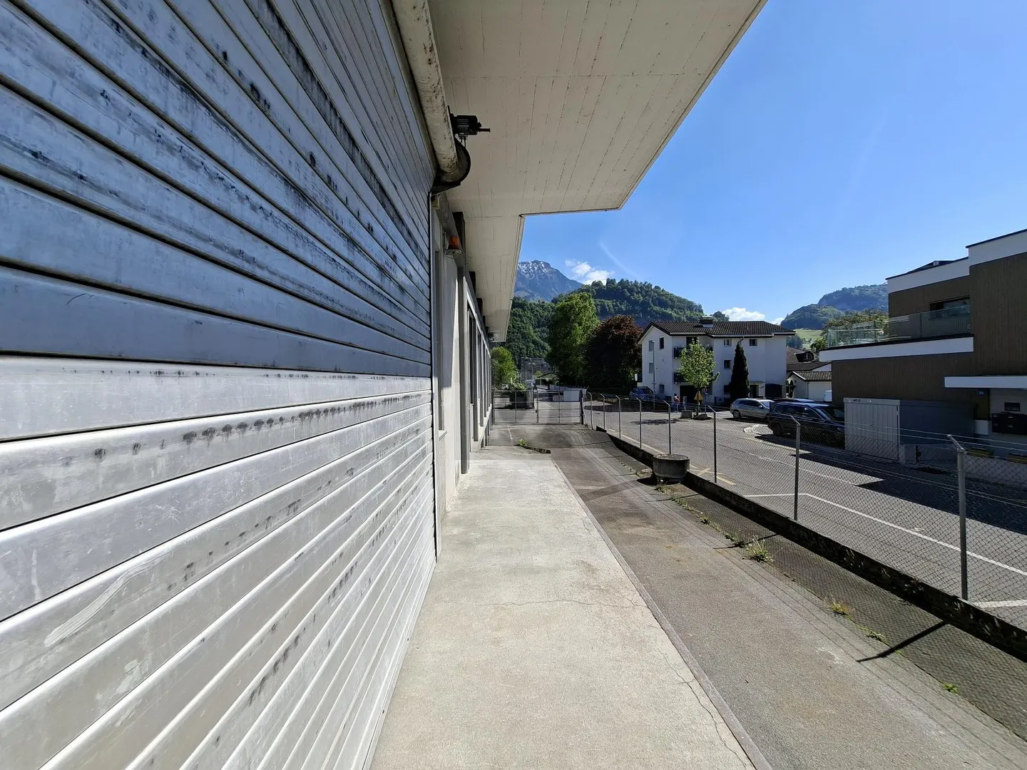 MULTIFUNCTIONAL COMMERCIAL SPACE - Photo 3 of 6