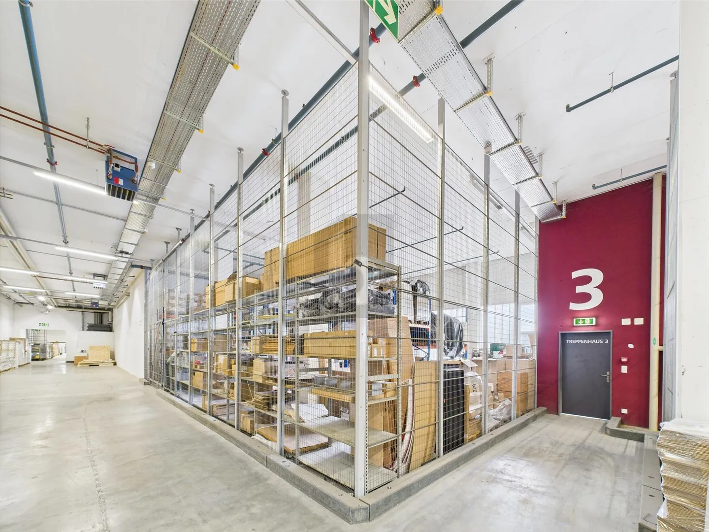 USO VERSATILE, CON MAGAZZINO PROPRIO - Foto 5 di 6