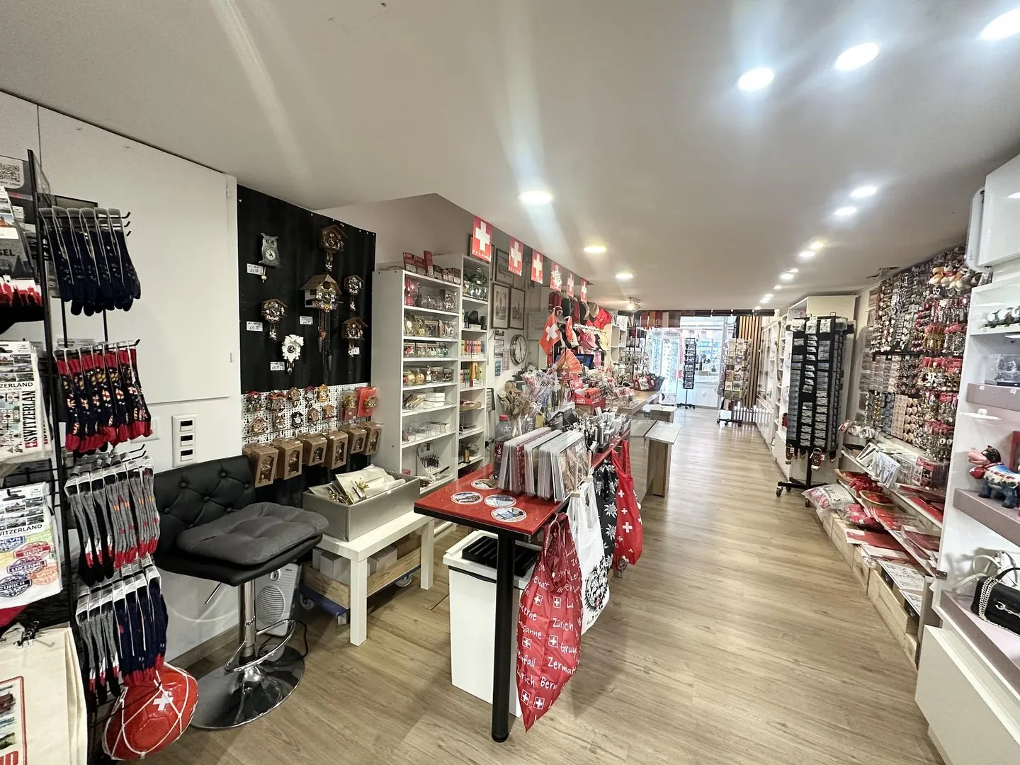 LARGE FOOTFALL LOCATION IN CENTRAL LOCATION - Photo 2 of 5