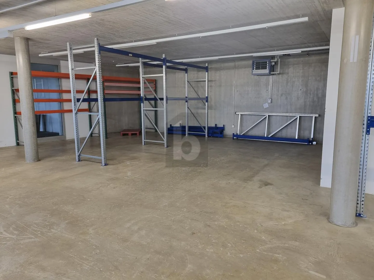 GRANDE SPAZIO, OTTIMA POSIZIONE - Foto 3 di 6