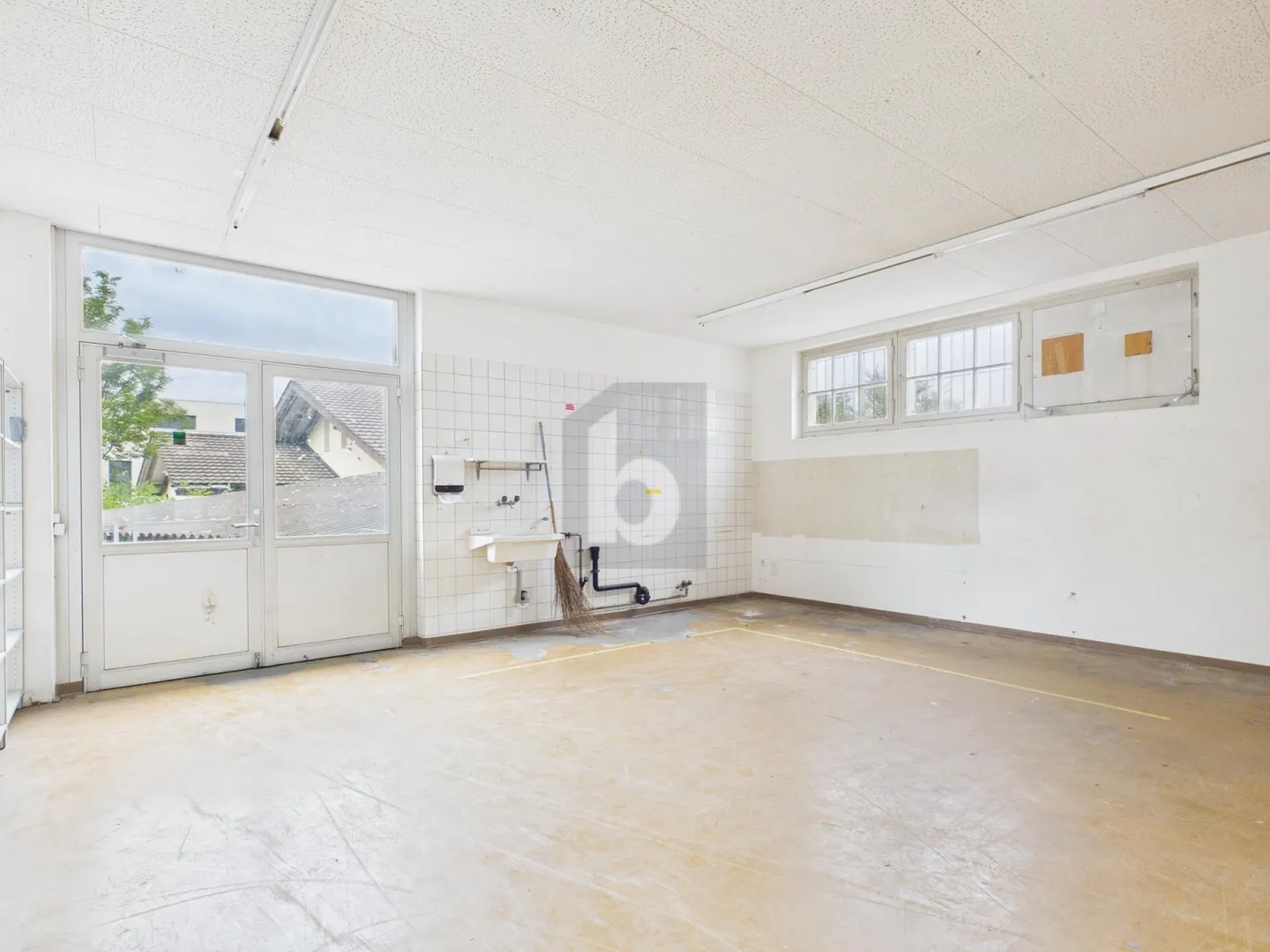VERSATILE USAGE IN A CENTRAL LOCATION - Photo 1 of 6