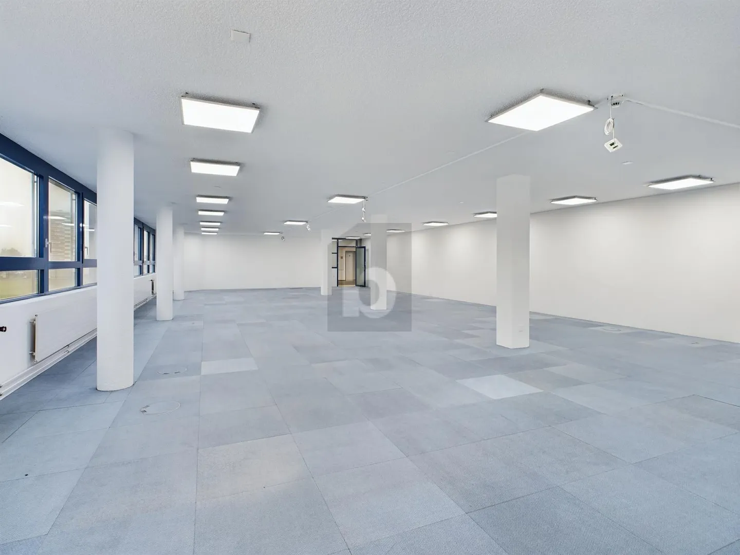 FROM SINGLE TO OPEN-PLAN OFFICE (200/400/800 M2) - Photo 4 of 6