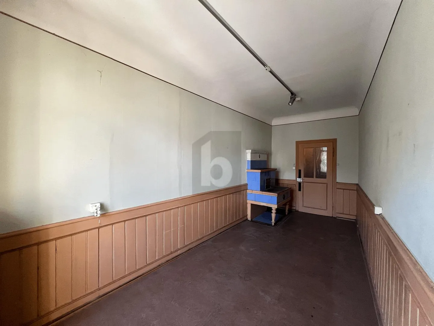 PERFECT CENTRAL LOCATION - Photo 3 of 4