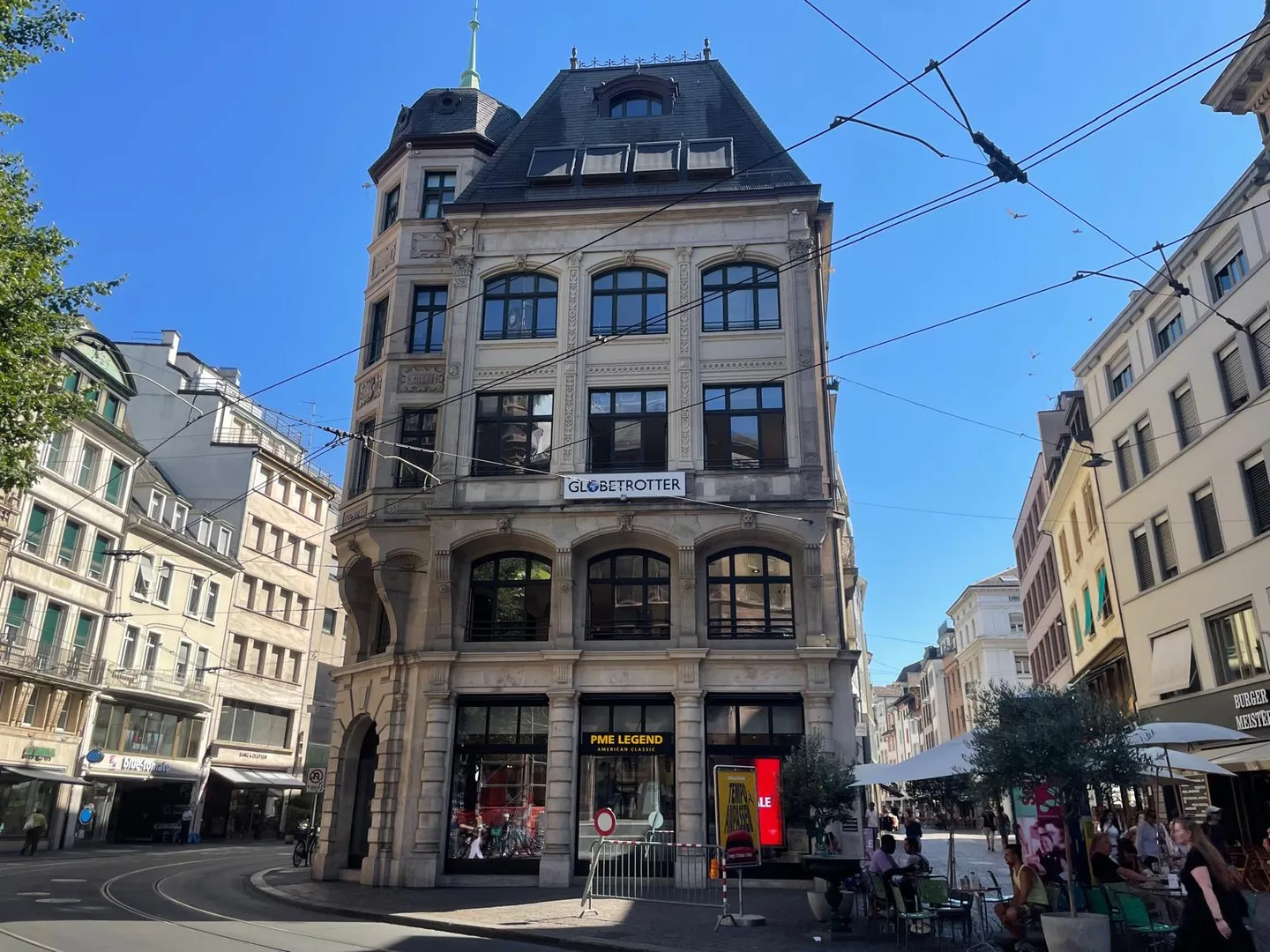 Maximale Sichtbarkeit dank 180° Schaufensterfront an der Gerbergasse - Photo 1 of 2