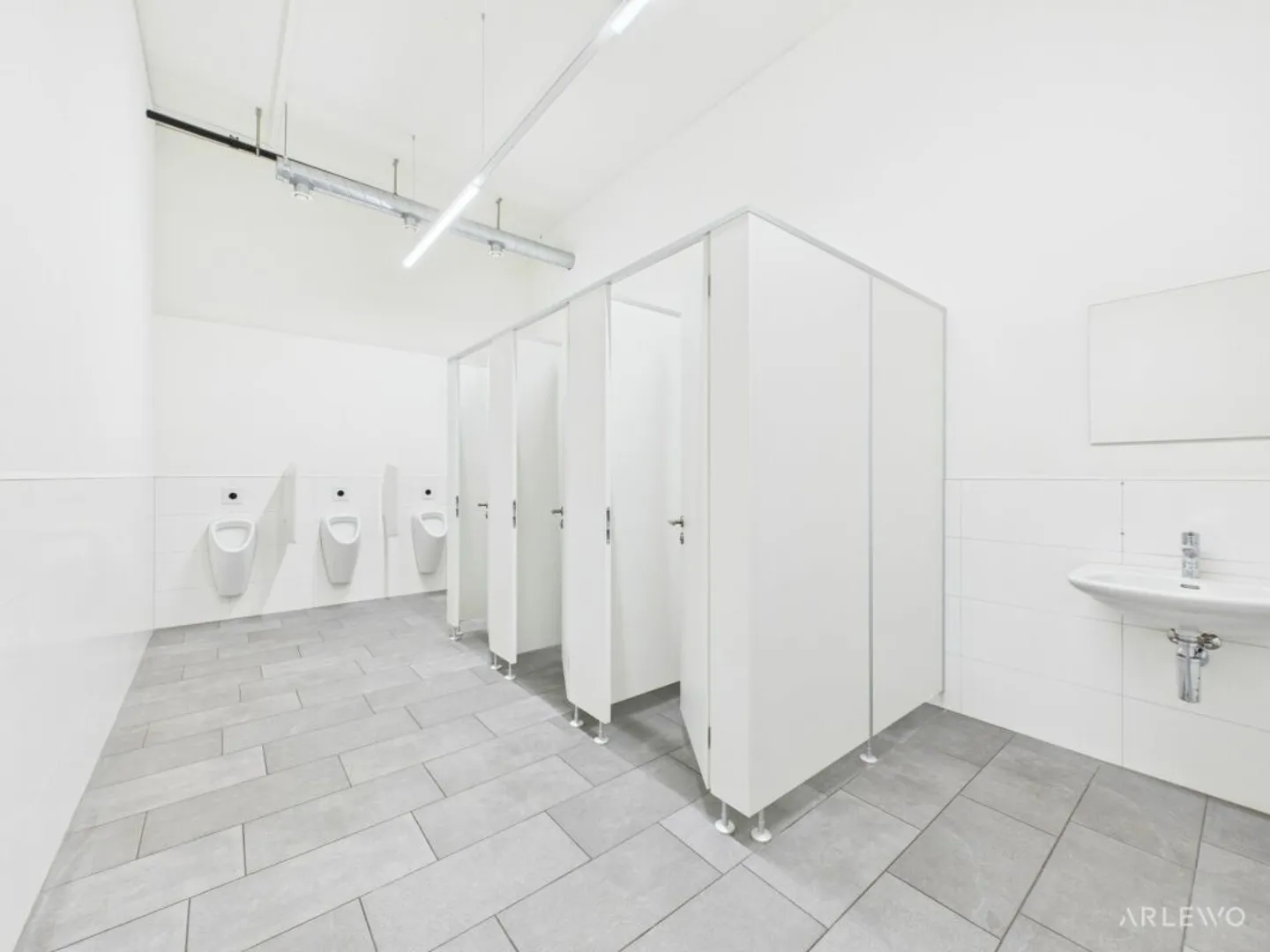 Grosszügige Gewerberäume für Labor, Entwicklung und Produktion - Photo 8 of 13