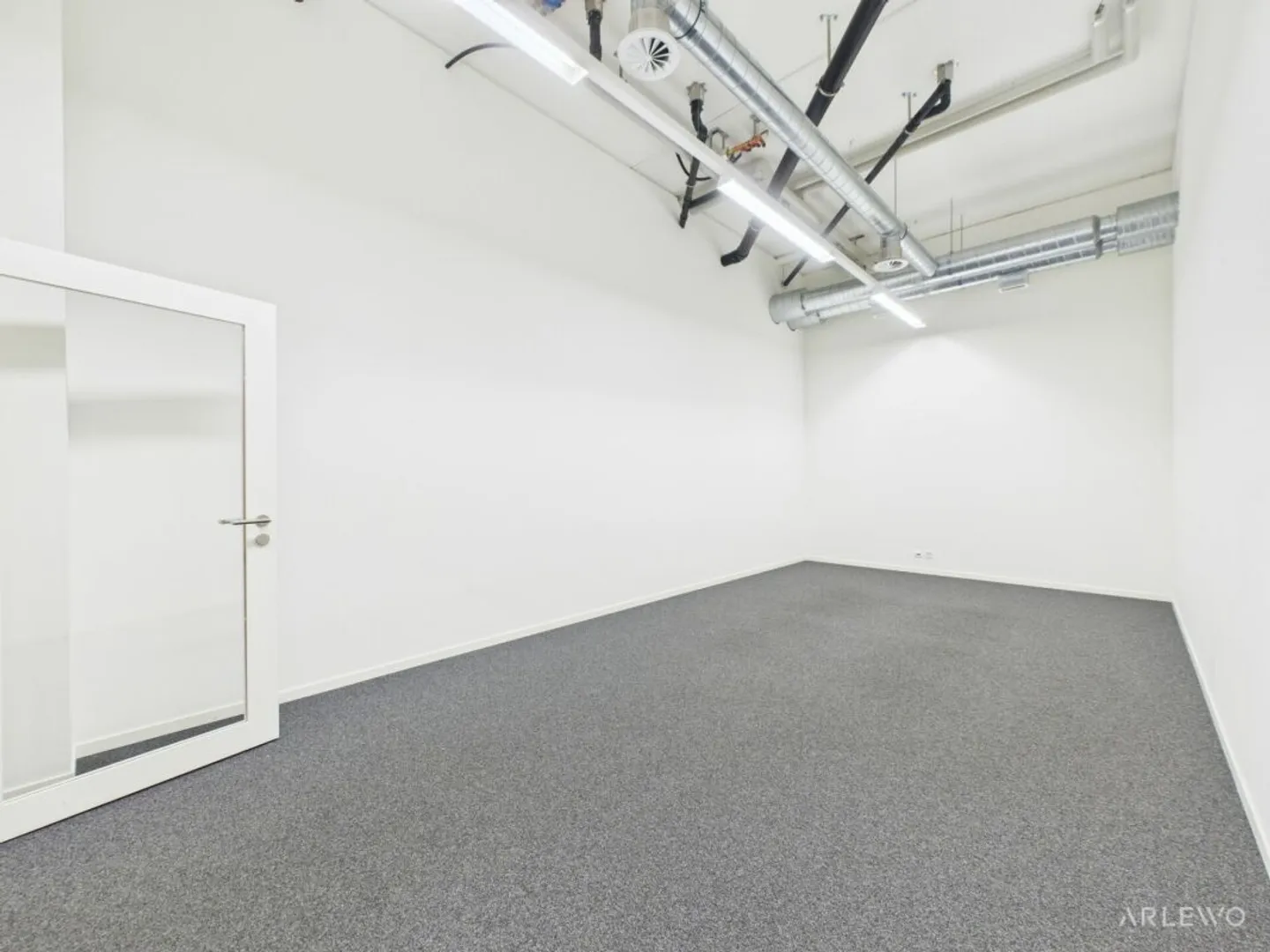 Grosszügige Gewerberäume für Labor, Entwicklung und Produktion - Photo 5 of 13