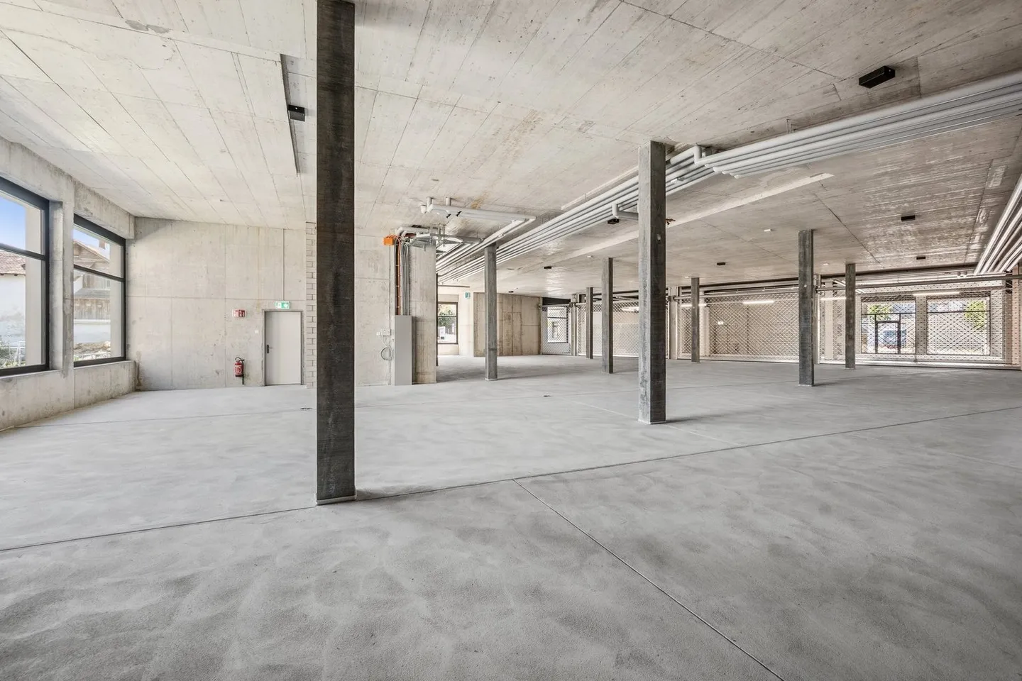 Spacious retail space in the new center of Arnegg - ideal for your concept! - Photo 7 of 8