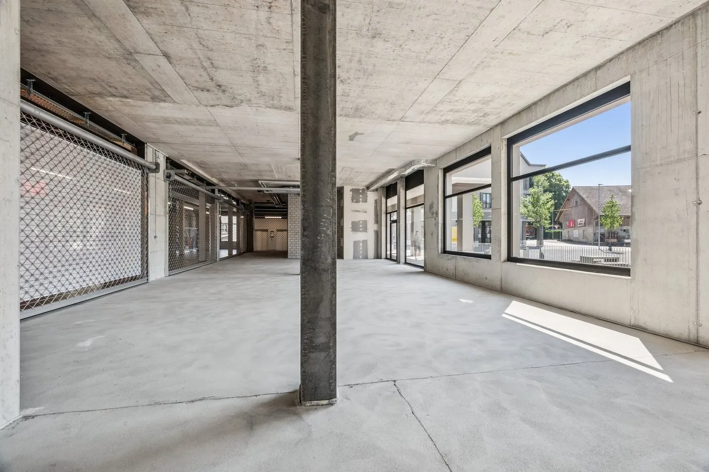 Espace commercial au centre d'Arnegg - idéal pour des concepts avec une fréquence de clients - Photo 4 sur 8