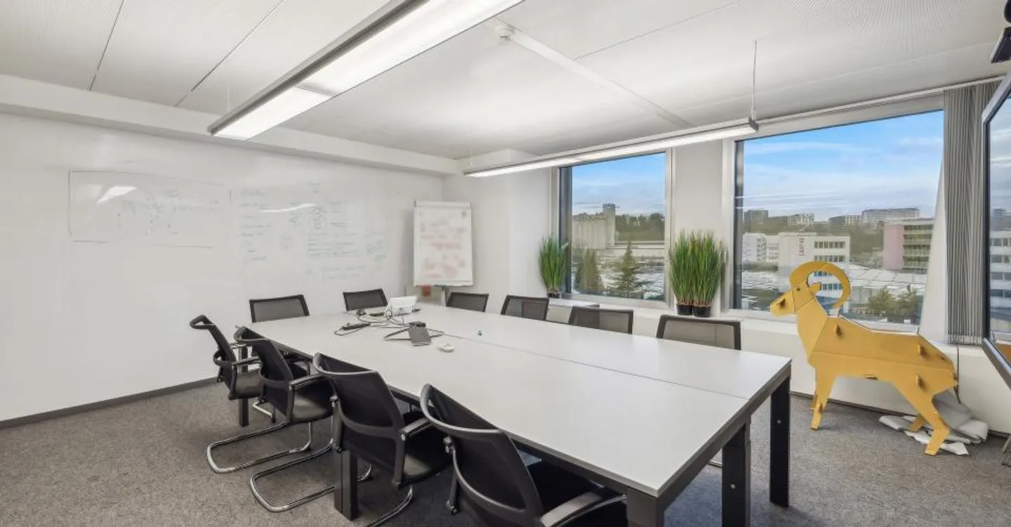 BÜROS PLUG & WORK 1.830 m² | Quartier Pont Rouge - Foto 10 von 13