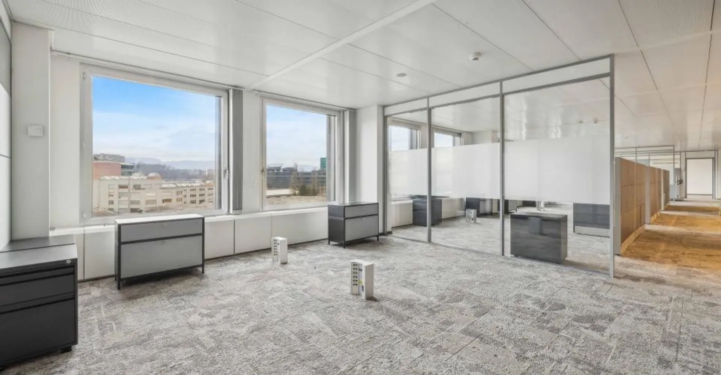 OFFICES PLUG & WORK 1,830 m² | Pont Rouge District - Photo 13 of 13