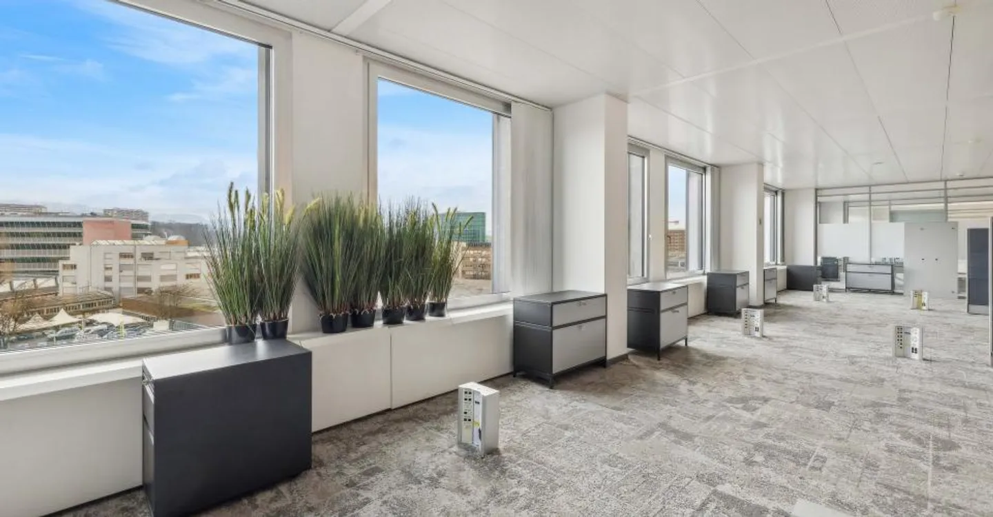 OFFICES PLUG & WORK 1,830 m² | Pont Rouge District - Photo 12 of 13