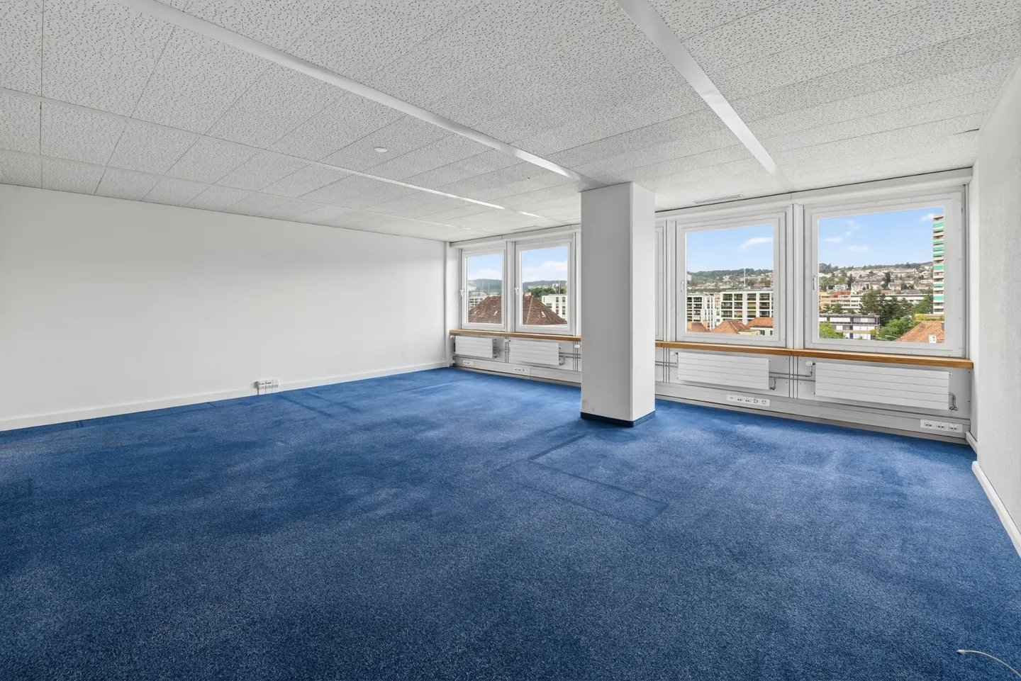 Attractive commercial space with flexible room concept in a central location - Photo 3 of 10