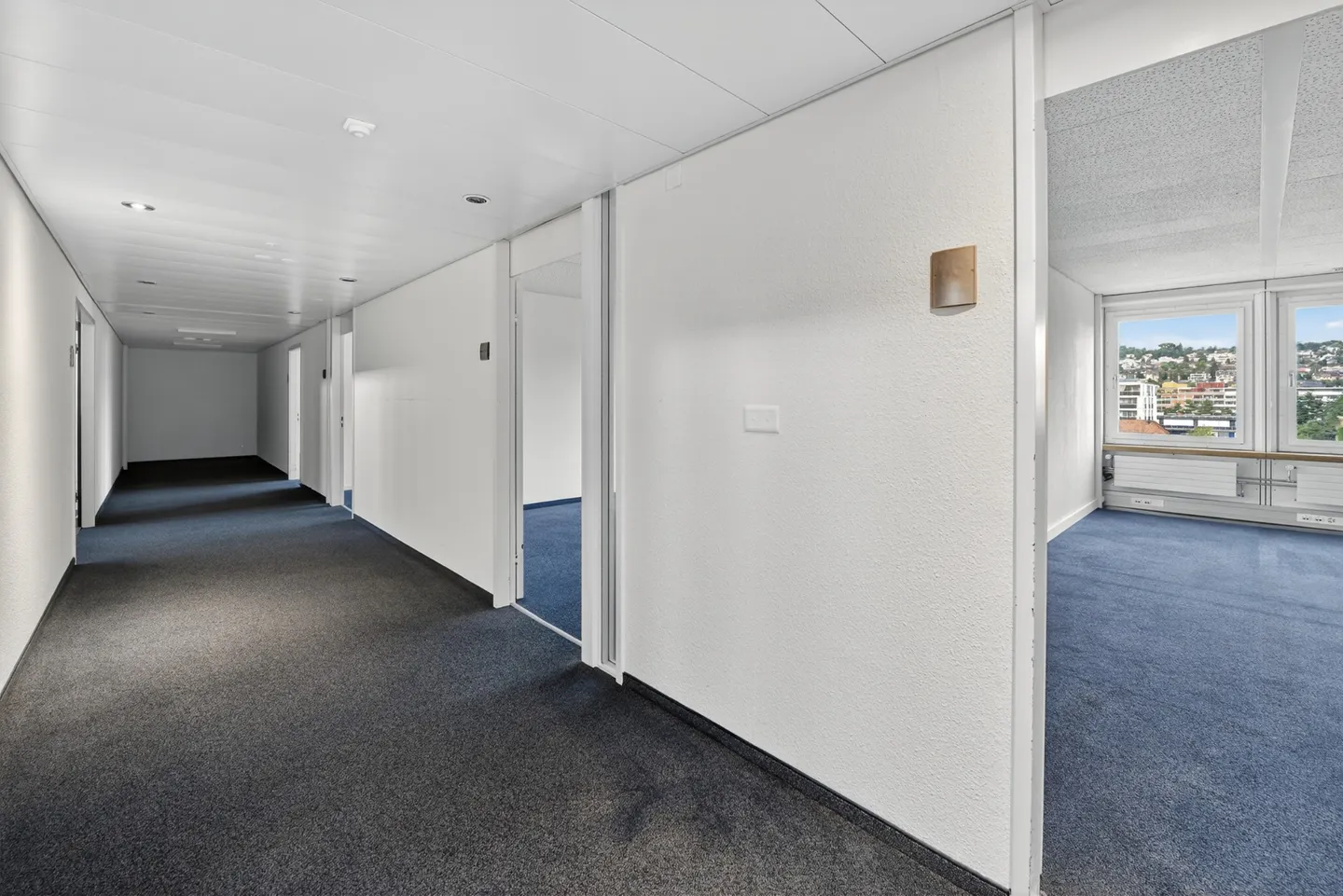 Attractive commercial space with flexible room concept in a central location - Photo 5 of 10