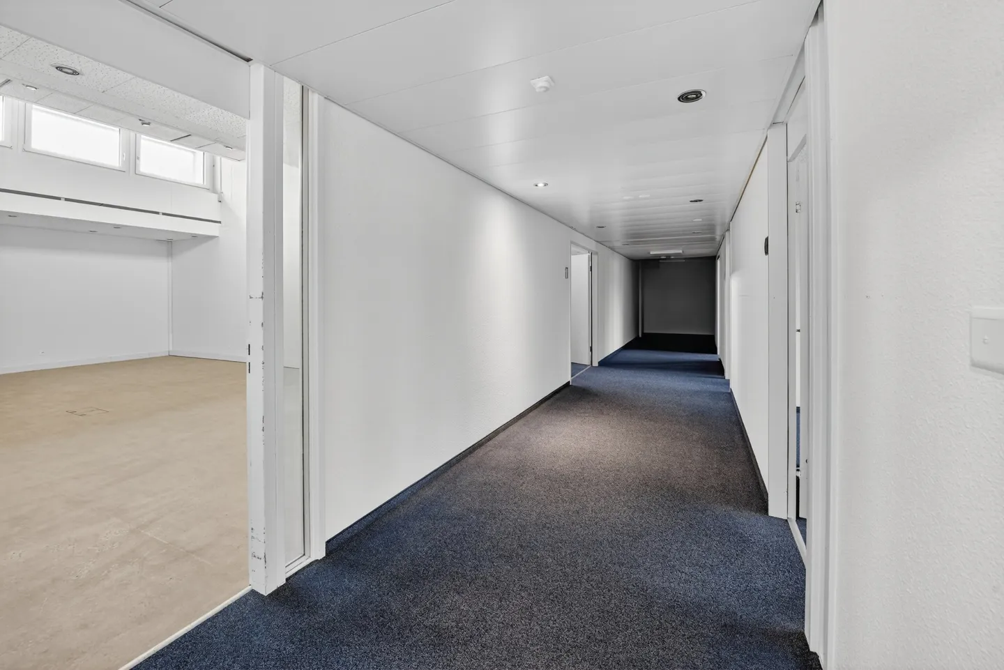 Attractive commercial space with flexible room concept in a central location - Photo 7 of 10