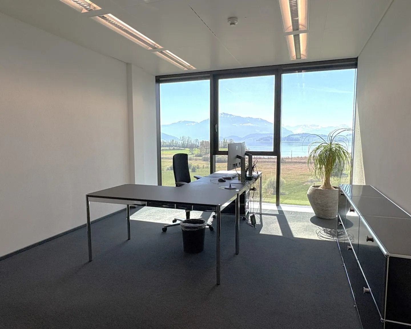Espace de Bureau Premium à Neuchâtel - Photo 2 sur 6