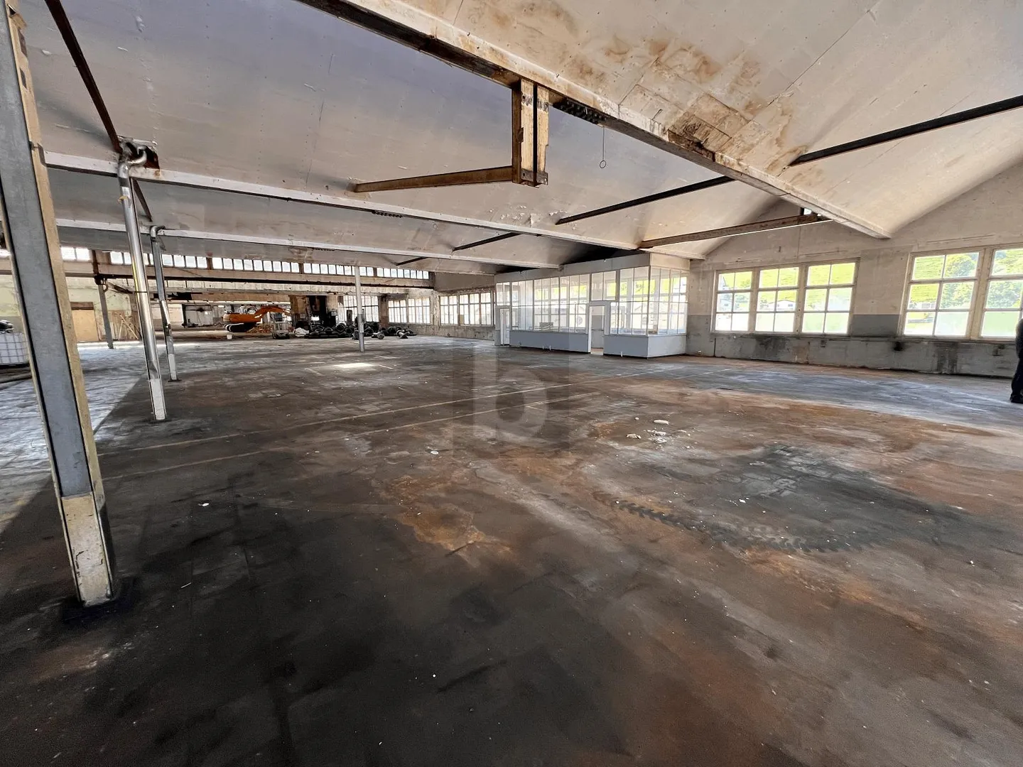 GRANDS VOLUMES ENTREPÔT, STOCKAGE - Photo 5 of 6
