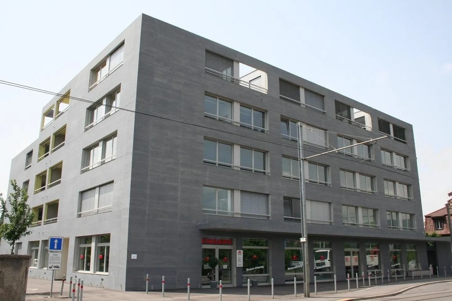 Praxis- oder Bürofläche im Erdgeschoss an zentraler Lage in Aarau - Photo 1 of 13
