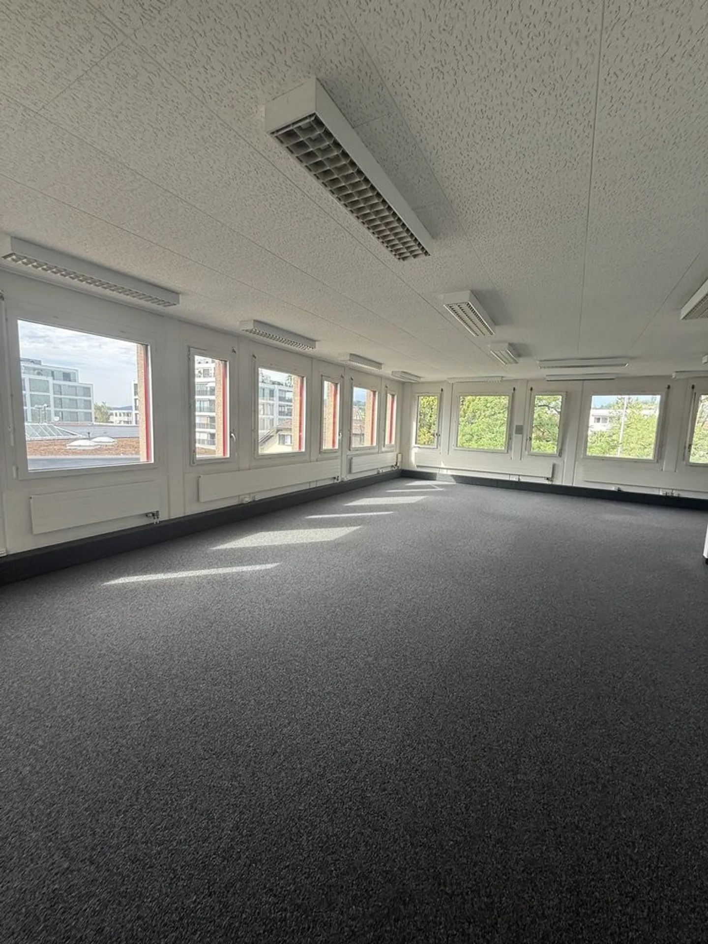 208 m2 Office Space in the Center of Wohlen - Photo 4 of 6