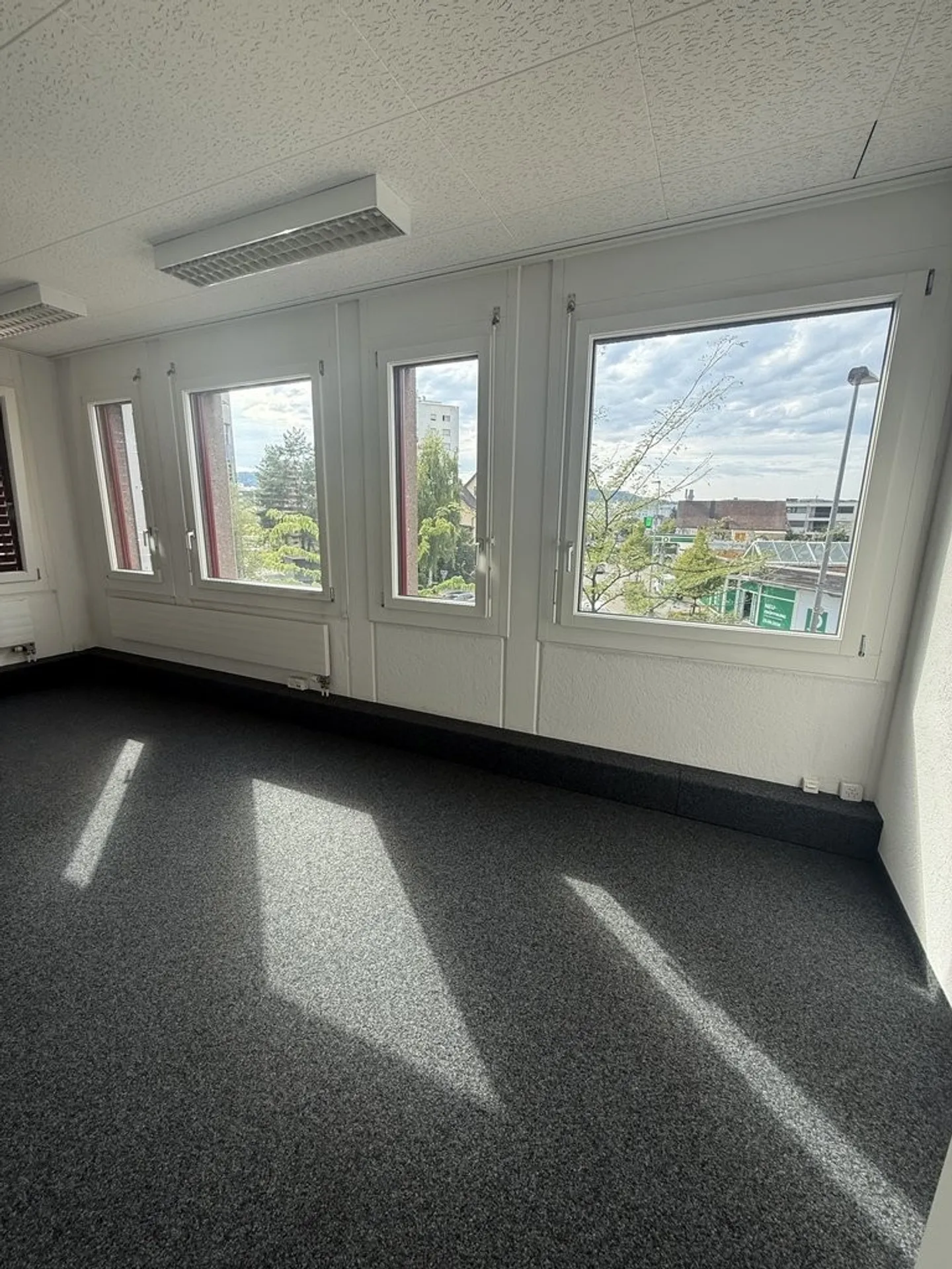 208 m2 Office Space in the Center of Wohlen - Photo 5 of 6