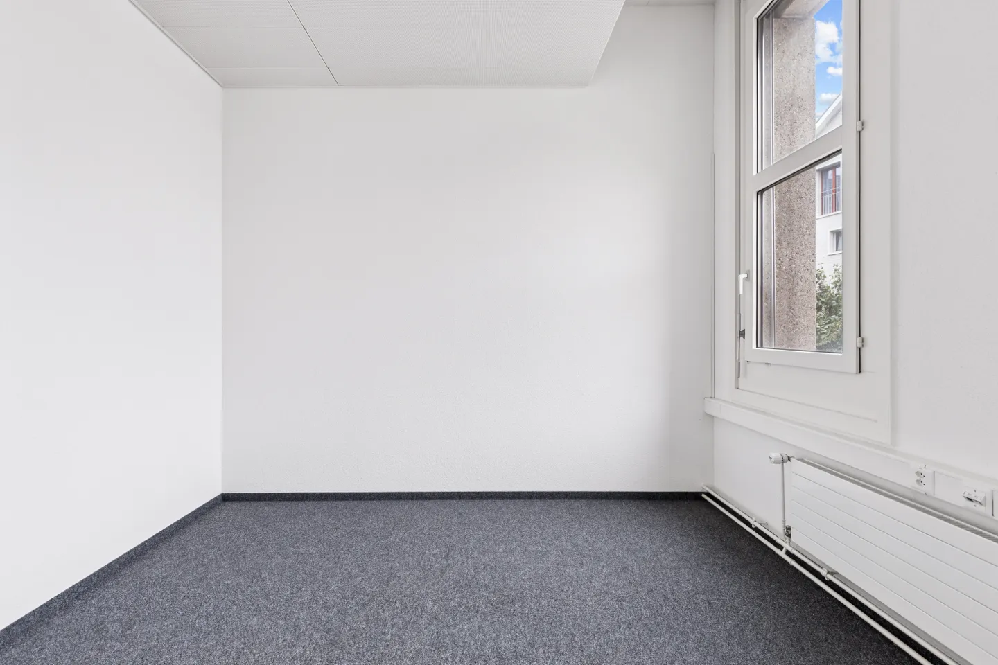 Commercial for rent - Photo 4 of 10