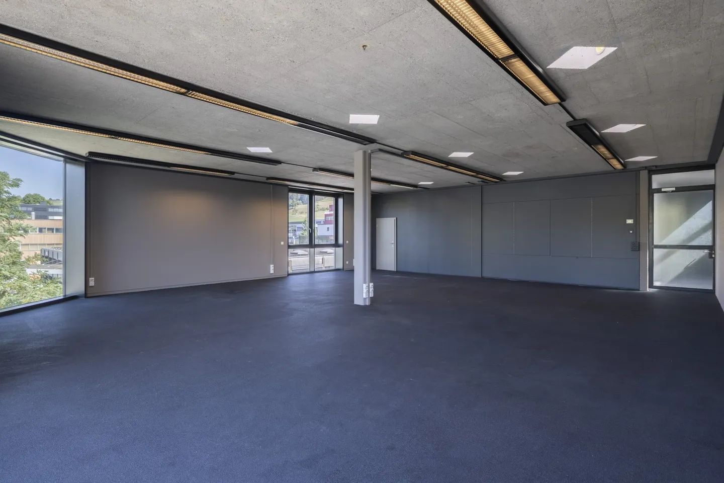 Ausgebaute und bezugsbereite Büro- und Gewerbeflächen - Photo 3 of 5