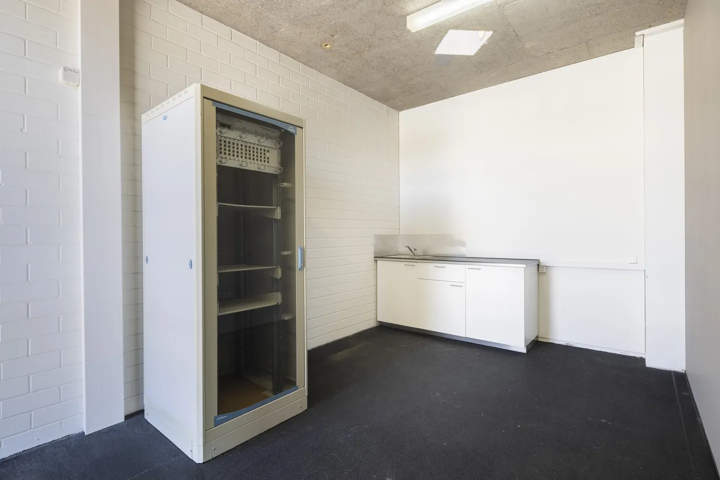 Ausgebaute und bezugsbereite Büro- und Gewerbeflächen - Photo 5 of 5