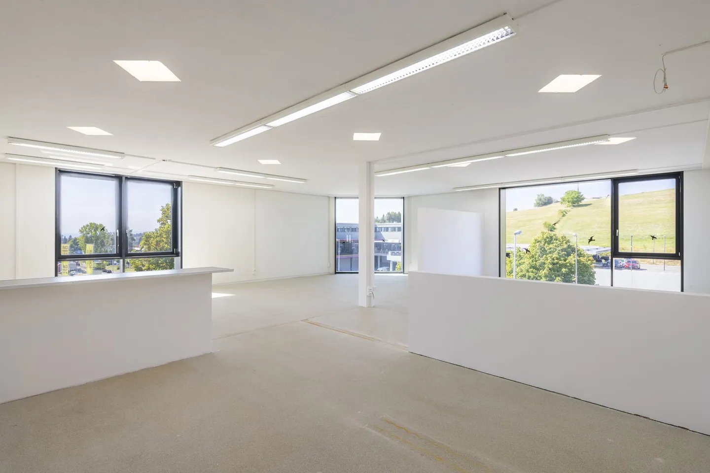 Ausgebaute und bezugsbereite Büro- und Gewerbeflächen - Photo 2 of 7