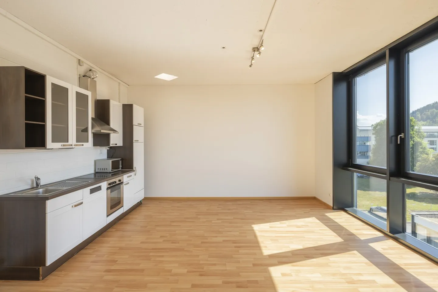 Ausgebaute und bezugsbereite Büro- und Gewerbeflächen - Photo 5 of 7