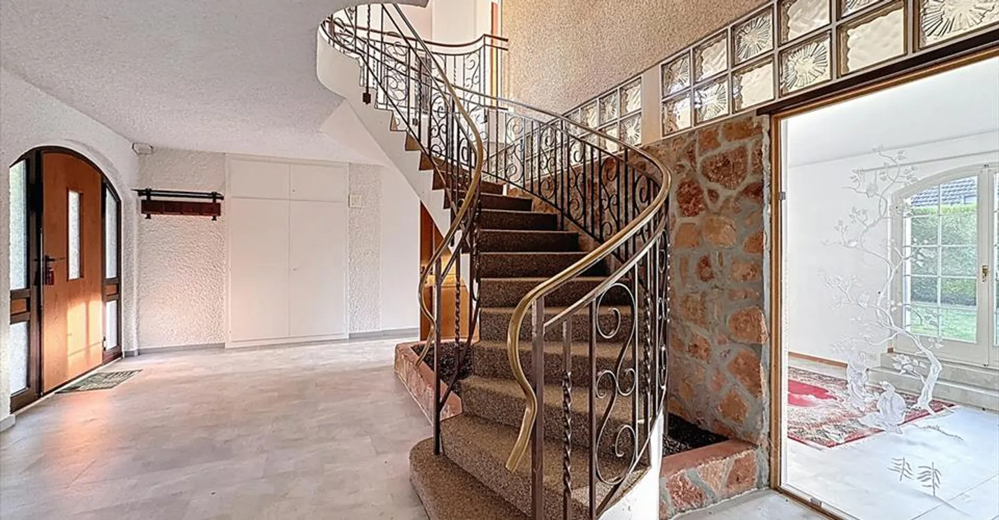 Bel appartement de 7 pièces avec jardin privatif - Photo 6 sur 13
