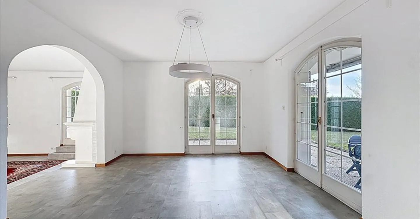 Bel appartement de 7 pièces avec jardin privatif - Photo 7 sur 13