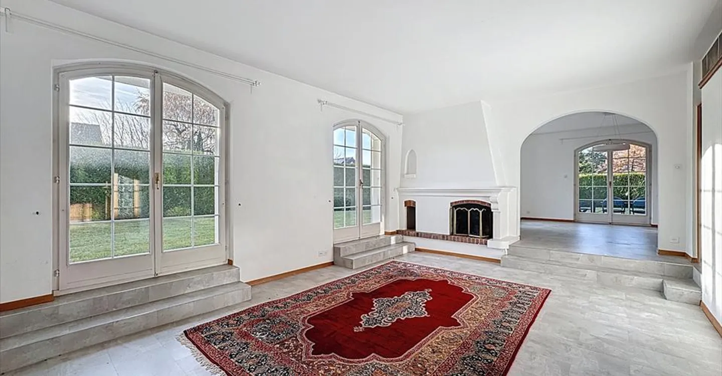 Bel appartement de 7 pièces avec jardin privatif - Photo 4 sur 13