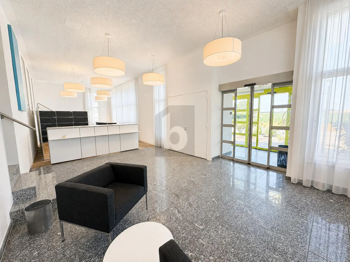 ATTRAKTIV UND VIELSEITIG EINSETZBAR - Photo 1 sur 6