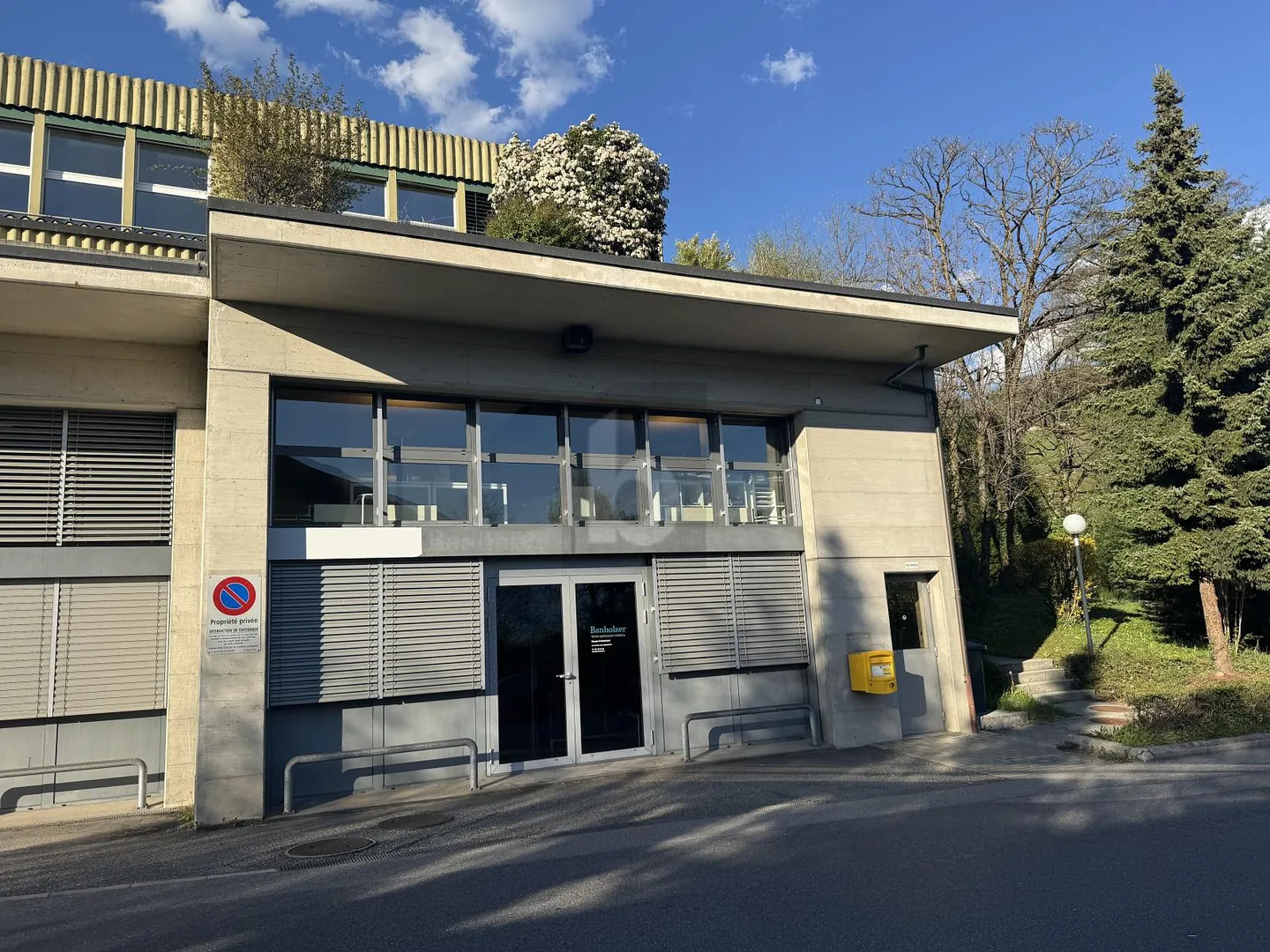 MODERNE, LUMINEUX ET IDÉALEMENT SITUÉ - Foto 1 di 6