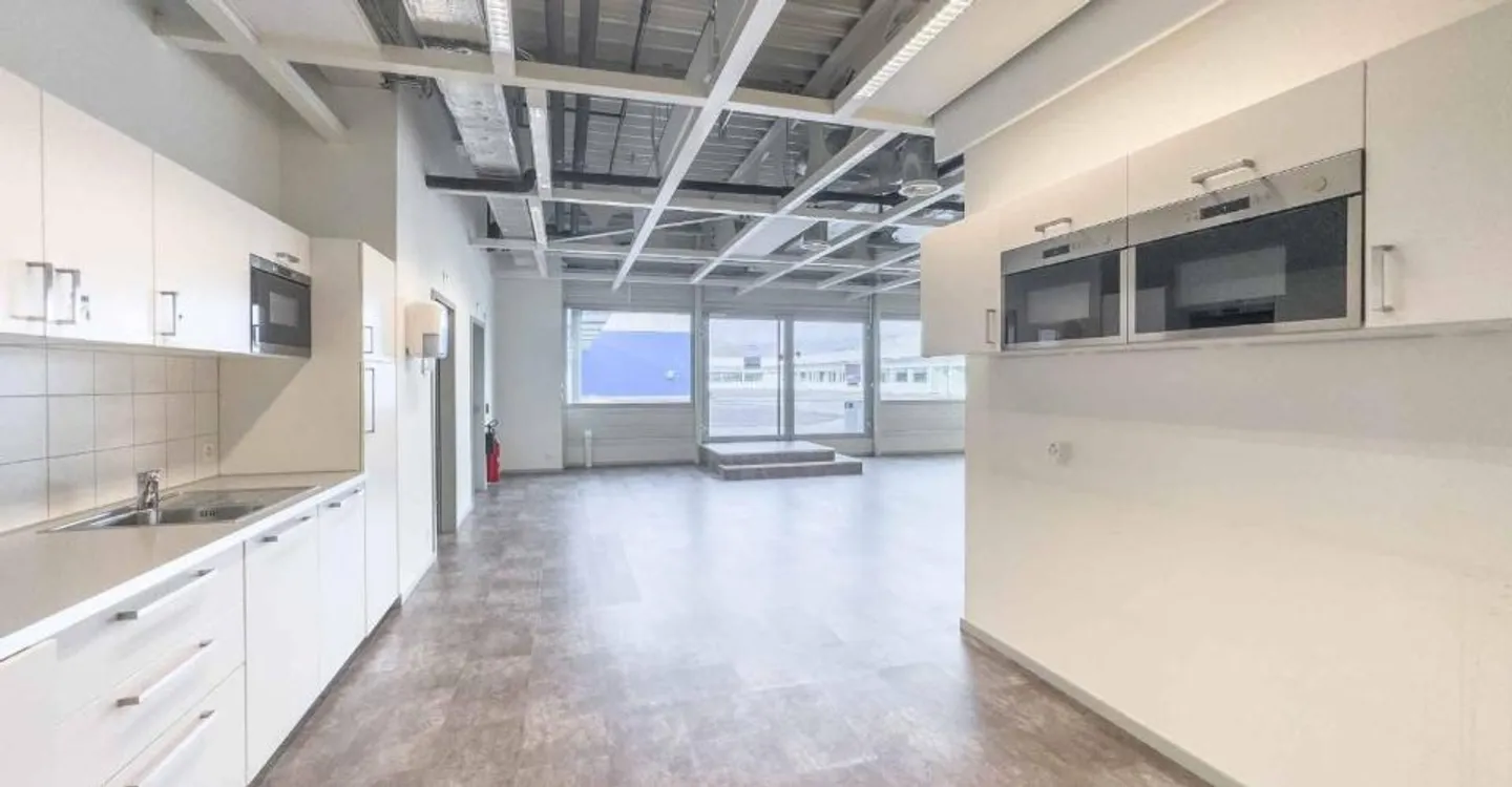 Vernier - Surface de 903 m2 en attique - Immeuble IKEA - Photo 4 of 9
