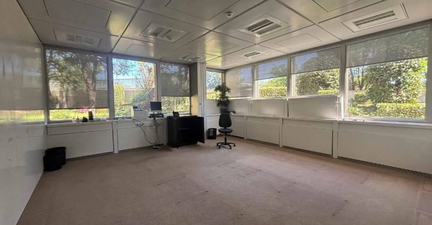 1 381 m² de bureaux à louer – modulables et divisibles à partir de 37 m² - Foto 10 di 12
