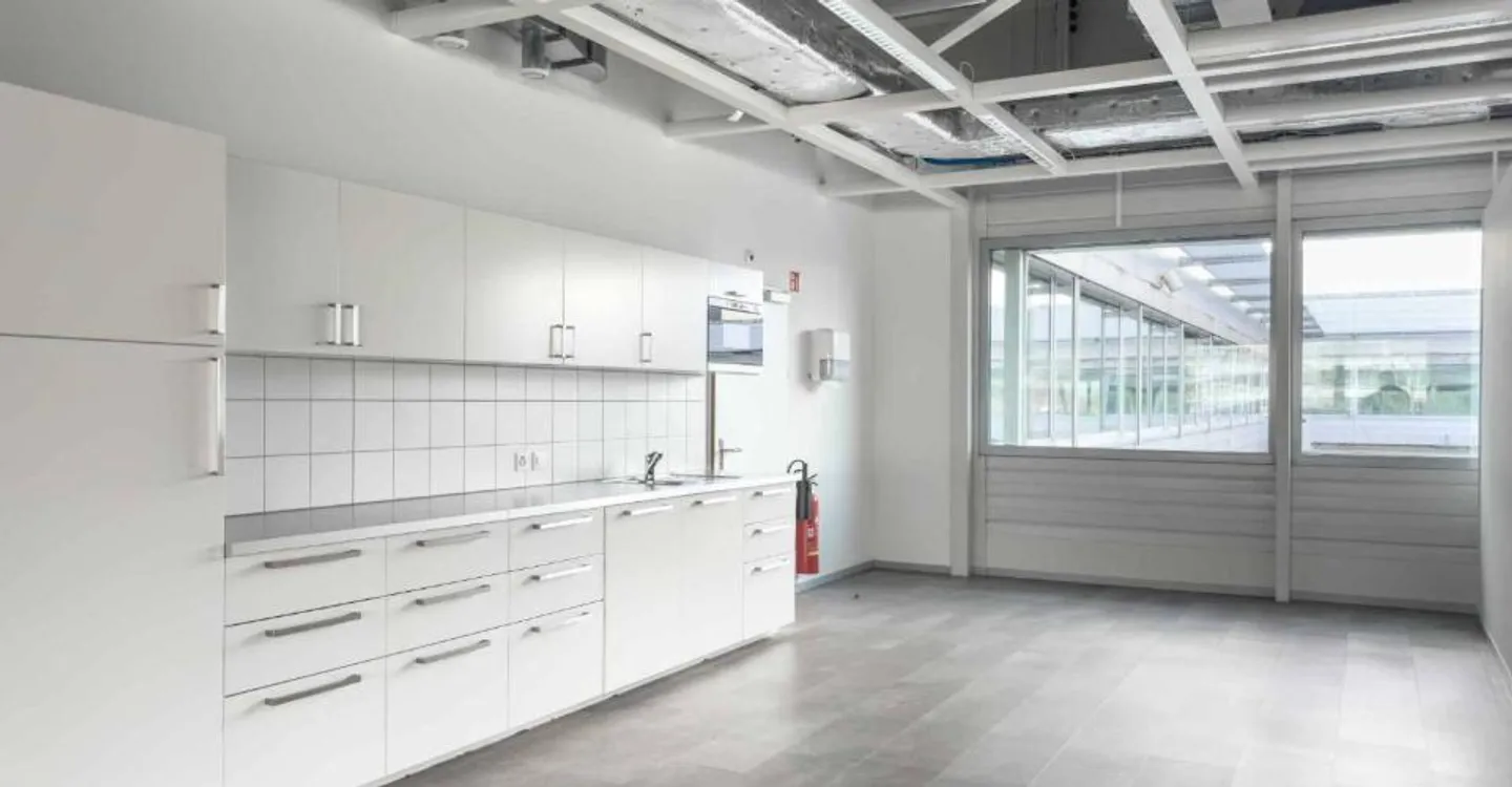 Vernier - Surface de 1309 m2 en attique - Immeuble IKEA - Photo 8 of 11