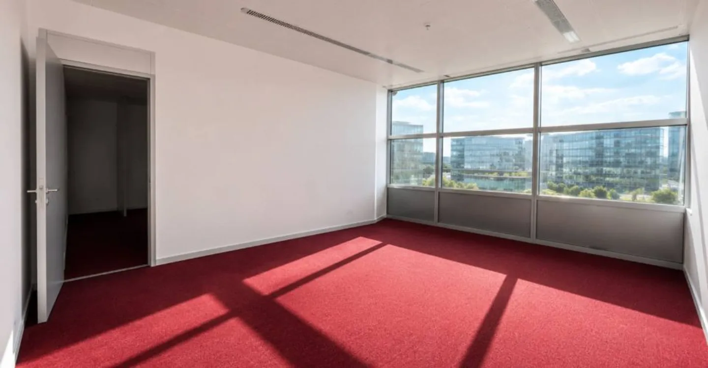 BUREAUX 230 M² - Proche Aéroport - Photo 6 of 6