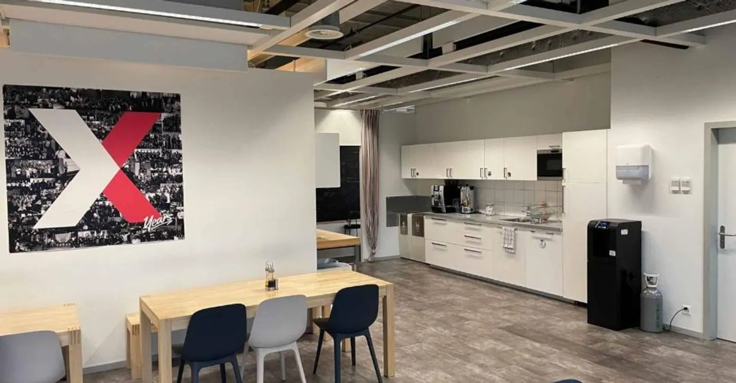 Vernier - Surface de 1380 m2 en attique - Immeuble IKEA - Photo 3 of 11