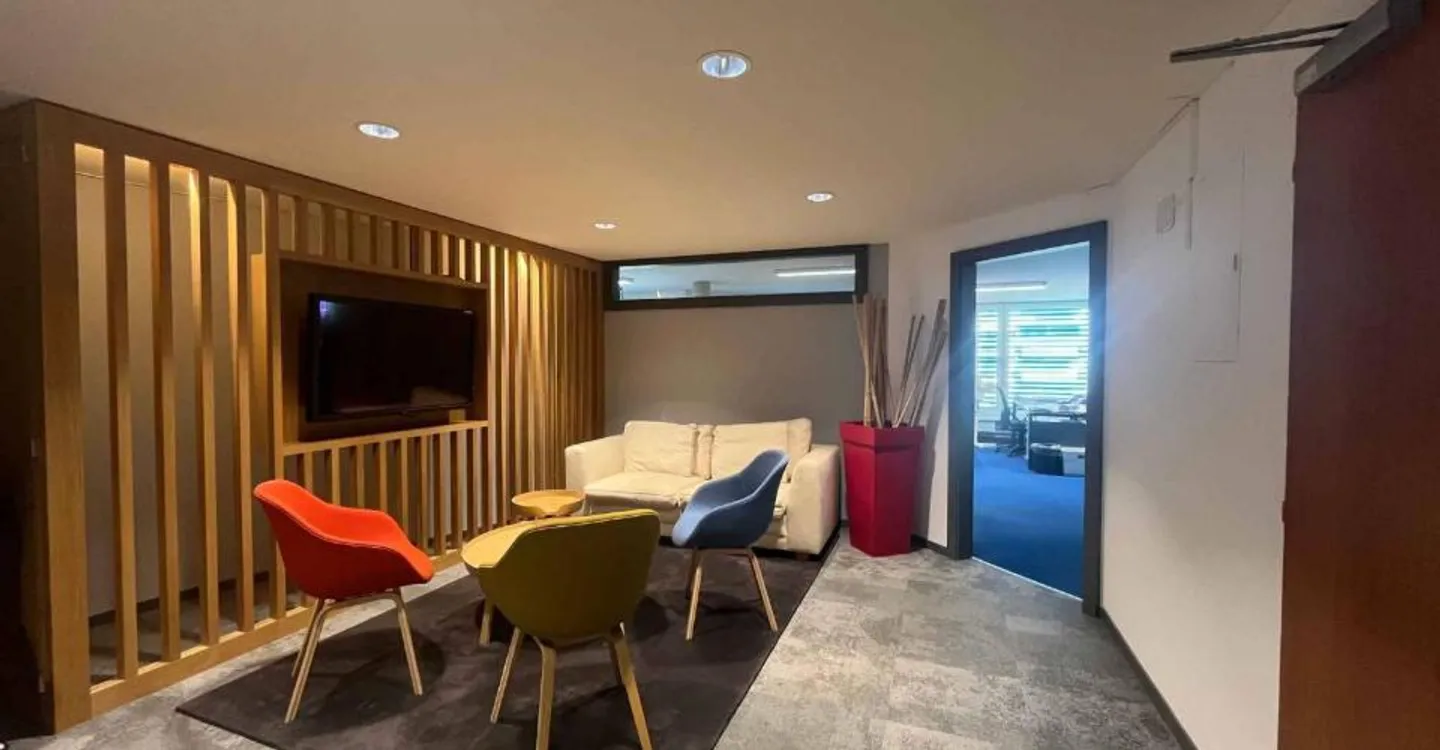 Bureaux administratifs meublés de 118 m² – Carouge - Photo 9 of 9