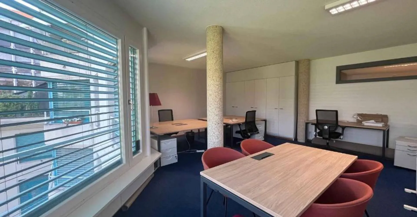 Bureaux administratifs meublés de 118 m² – Carouge - Photo 2 of 9
