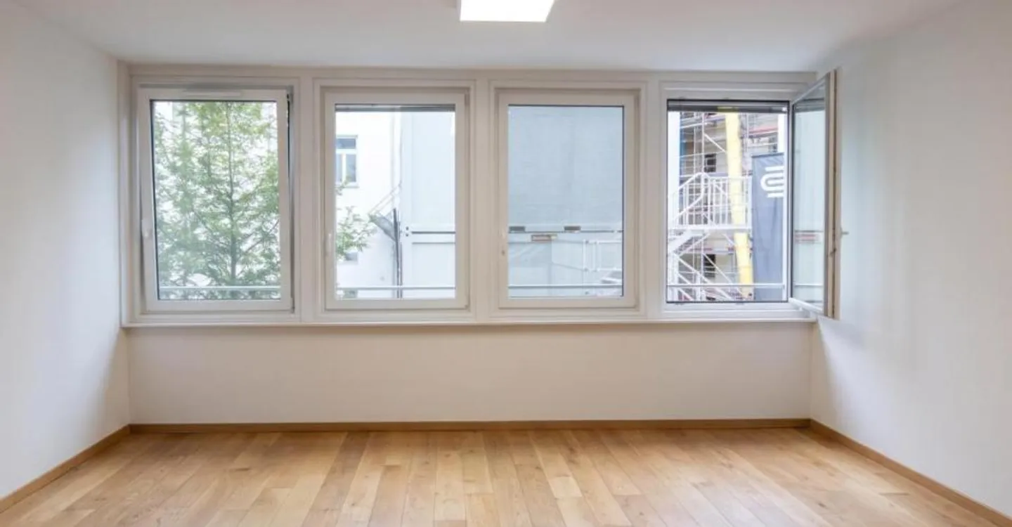51 m² office for rent in the heart of the Bastions district - Photo 3 of 6
