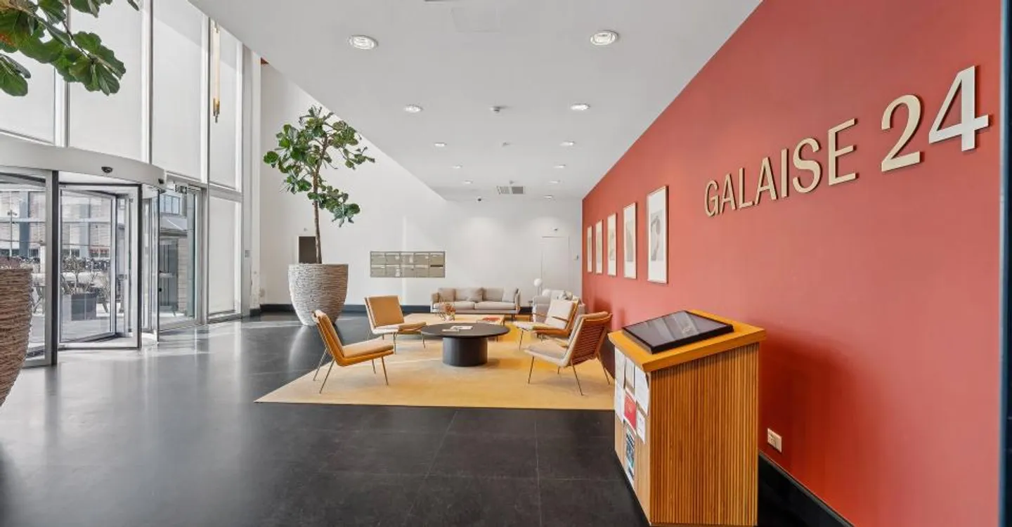 Un espace moderne de 450 m² au coeur de Plan-les-Ouates - Photo 3 of 12
