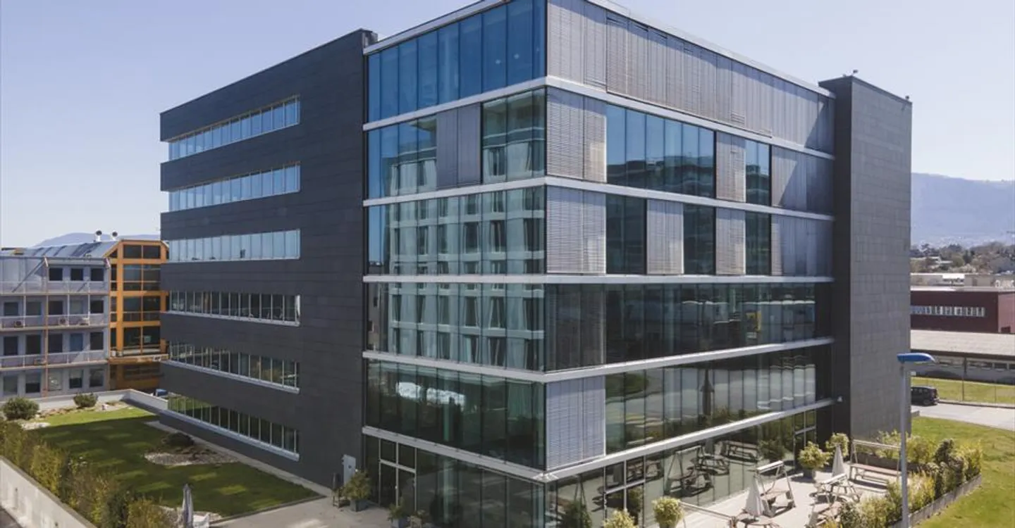 Un espace moderne de 450 m² au coeur de Plan-les-Ouates - Photo 1 of 12