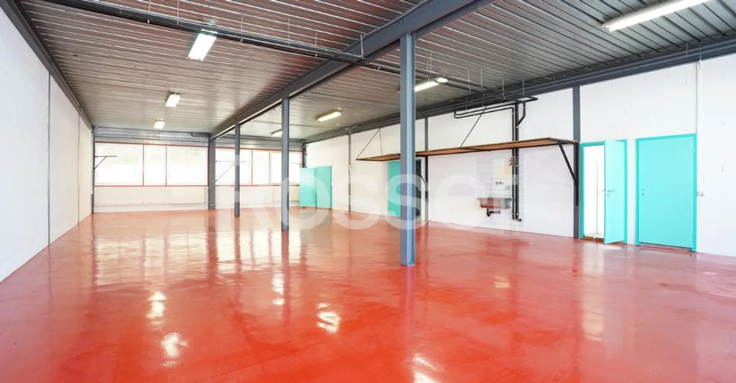 Atelier, showroom et bureaux – à partir d'env. 447 m² - Photo 2 of 6