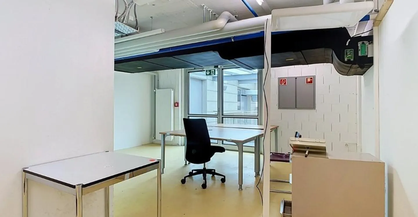LAGERFLÄCHE 1.130 M² UNGEFÄHR. TEILBAR IM ERDGESCHOSS - Foto 2 von 13