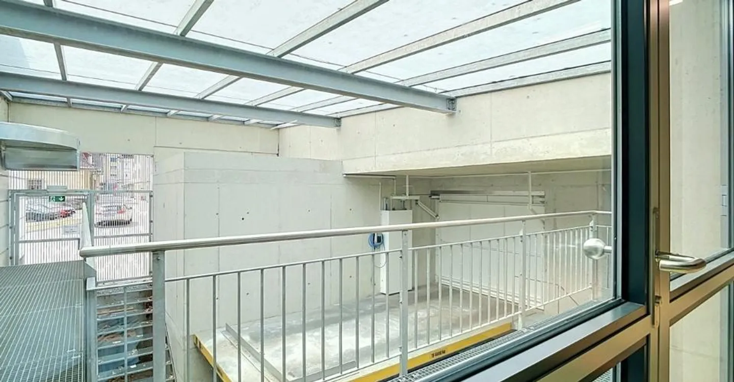 LAGERFLÄCHE 1.130 M² UNGEFÄHR. TEILBAR IM ERDGESCHOSS - Foto 3 von 13