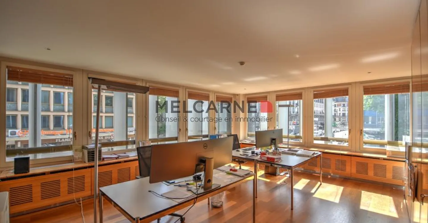 Bureaux à louer - Rue du Rhône - 150 m² - Photo 3 of 6