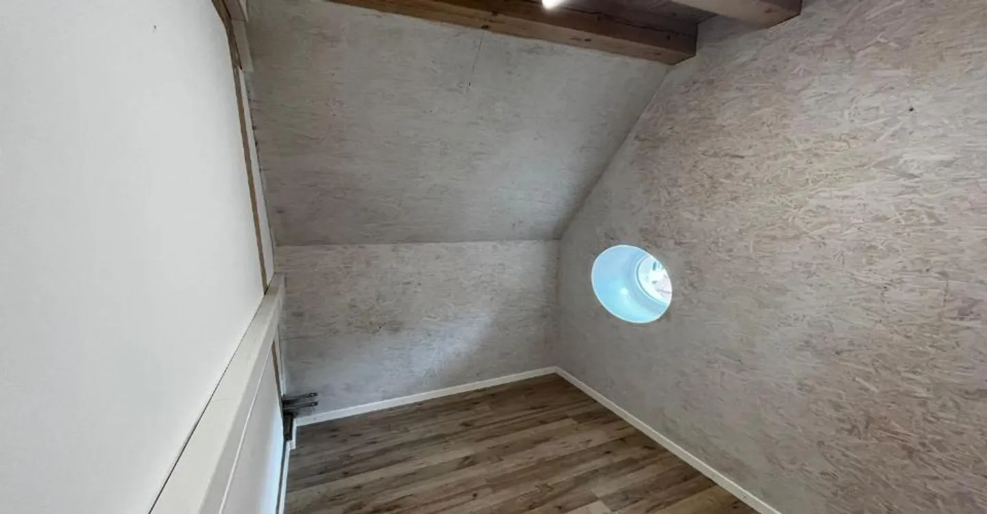 3-room Commercial Property - Photo 4 of 6